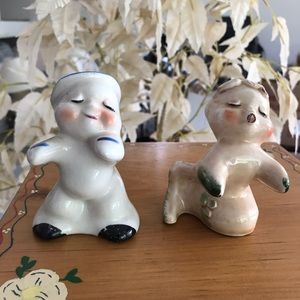Vintage Van Telligan hugger salt & pepper shakers